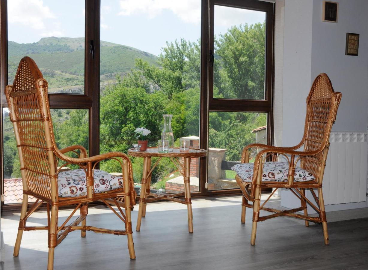 Apartamento Turistico Casas De Manuel La Pola de Gordon المظهر الخارجي الصورة