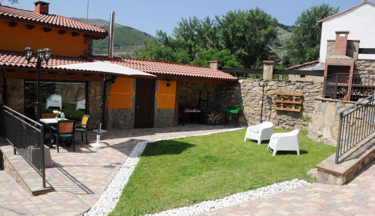 Apartamento Turistico Casas De Manuel La Pola de Gordon المظهر الخارجي الصورة